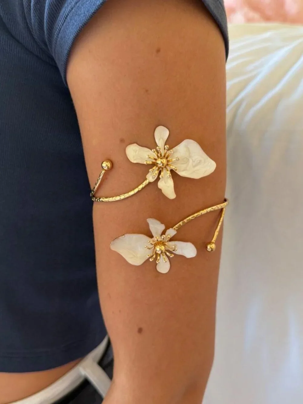 Preppy Gold Flower Wire Wrap Bracelet Boho Coquette OS